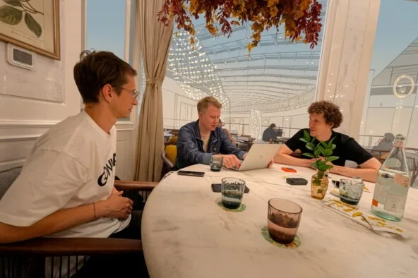 AGI时代的人类危机？利伯曼兄弟用去中心化技术，重塑文明新范式