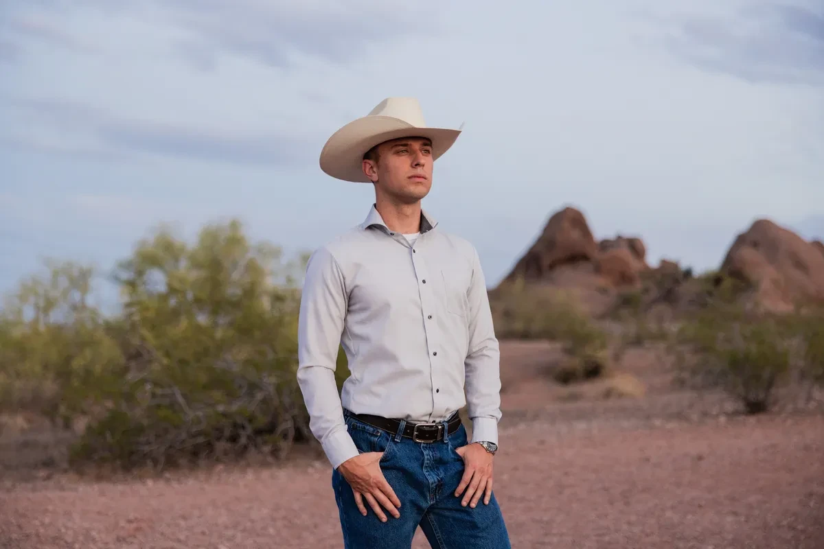 炒股App变高端：机场贵宾厅、695元年费卡，专供有钱人