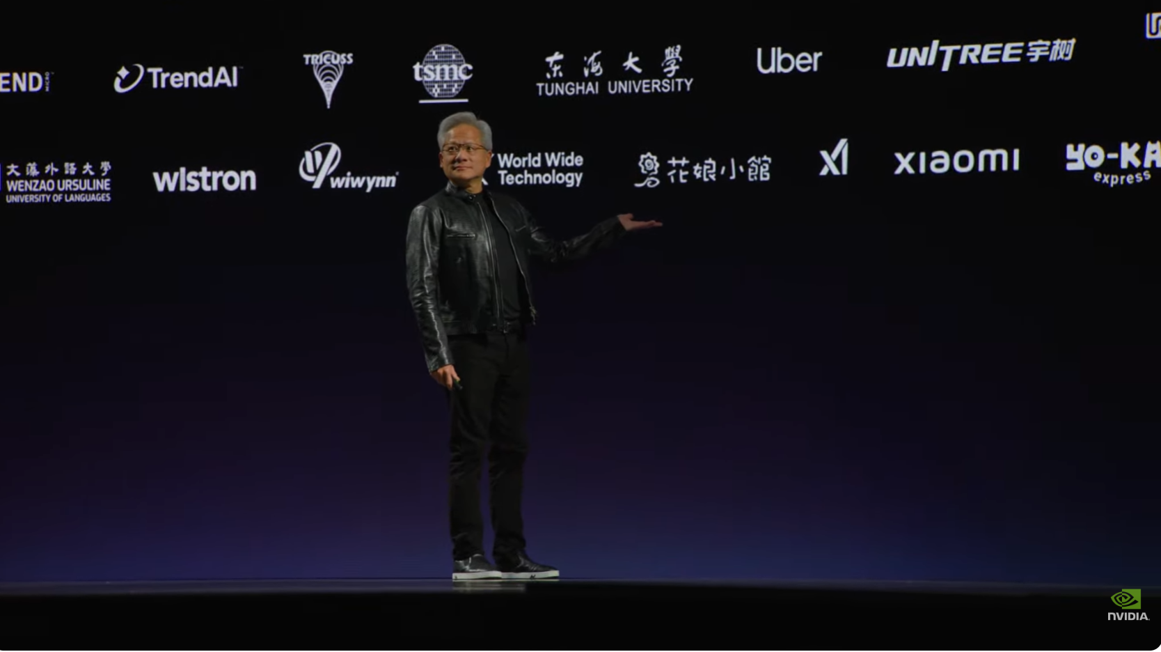 英伟达黄仁勋GTC台北演讲：AI新突破，Vera CPU订单创纪录